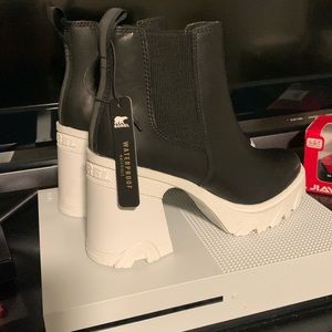 New with tag Sorel boots sz. 7.5